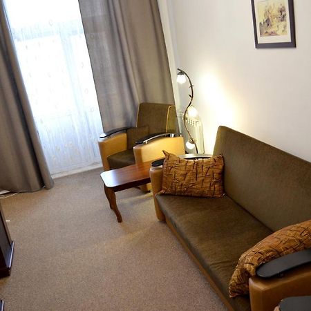 Chapayev Apartments เคียฟ ภายนอก รูปภาพ