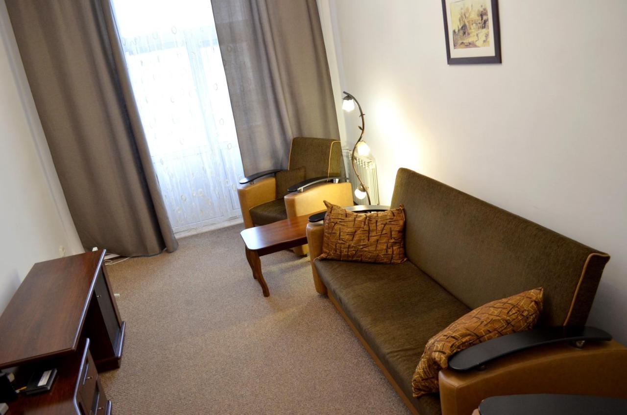 Chapayev Apartments เคียฟ ภายนอก รูปภาพ