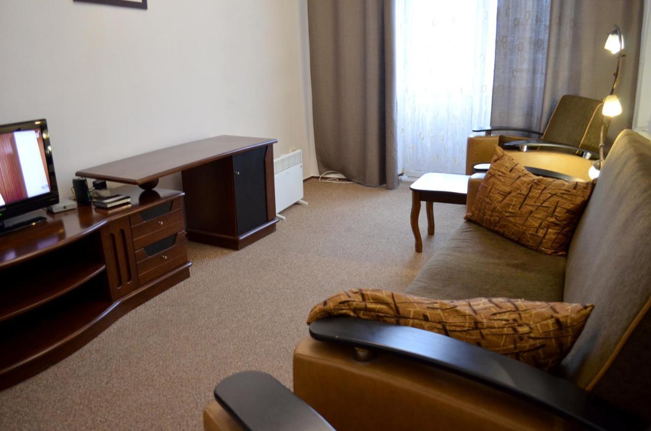 Chapayev Apartments เคียฟ ภายนอก รูปภาพ