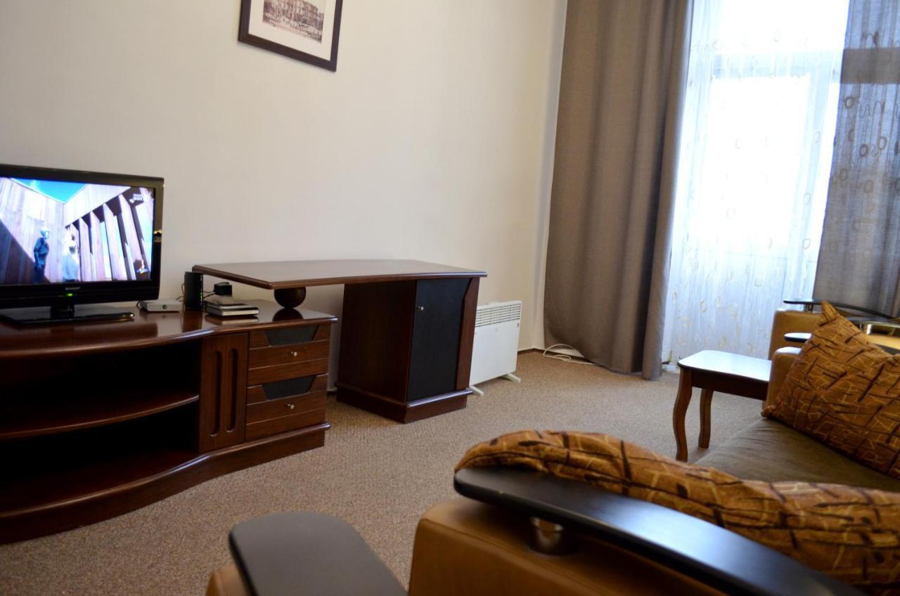 Chapayev Apartments เคียฟ ภายนอก รูปภาพ