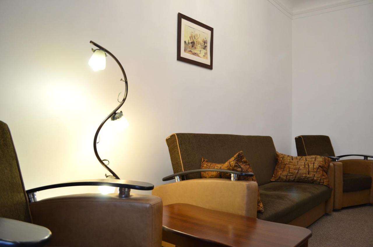 Chapayev Apartments เคียฟ ภายนอก รูปภาพ